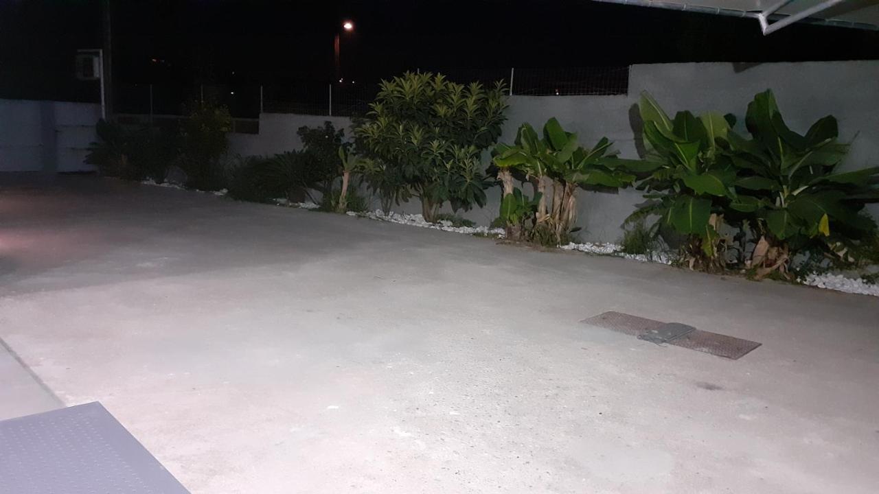 Giannis Apartment Galatas  ภายนอก รูปภาพ