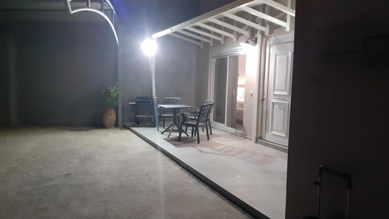 Giannis Apartment Galatas  ภายนอก รูปภาพ