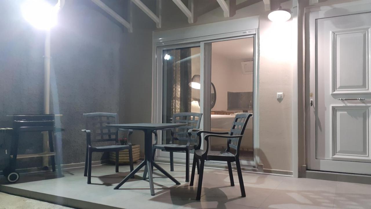 Giannis Apartment Galatas  ภายนอก รูปภาพ