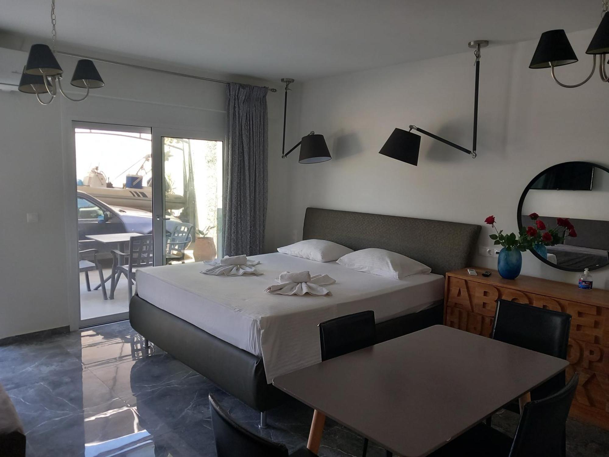 Giannis Apartment Galatas  ภายนอก รูปภาพ